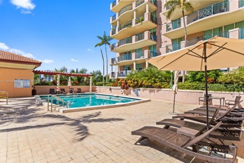 Condo in Sunny Isles Beach, Florida, 3 bedrooms  № 2052732 - photo 18