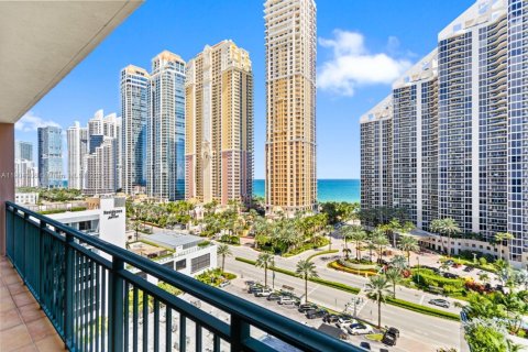 Condo in Sunny Isles Beach, Florida, 3 bedrooms  № 2052732 - photo 14