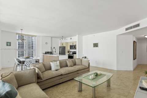Condo in Sunny Isles Beach, Florida, 3 bedrooms  № 2052732 - photo 5