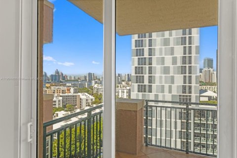 Condo in Sunny Isles Beach, Florida, 3 bedrooms  № 2052732 - photo 16