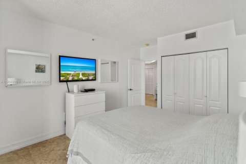 Condo in Sunny Isles Beach, Florida, 3 bedrooms  № 2052732 - photo 8