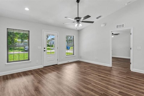House in Fort Meade, Florida 3 bedrooms, 121.24 sq.m. № 2430330 - photo 7