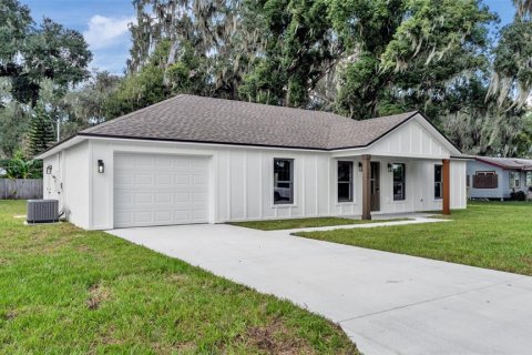 House in Fort Meade, Florida 3 bedrooms, 121.24 sq.m. № 2430330 - photo 3