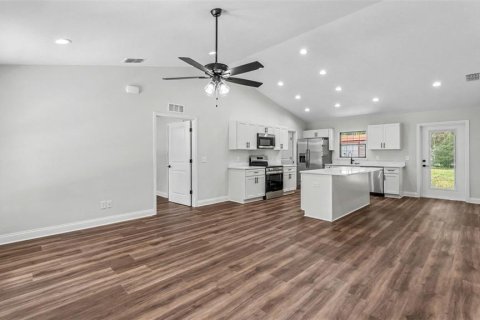 House in Fort Meade, Florida 3 bedrooms, 121.24 sq.m. № 2430330 - photo 19