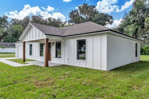 House in Fort Meade, Florida 3 bedrooms, 121.24 sq.m. № 2430330 - photo 2