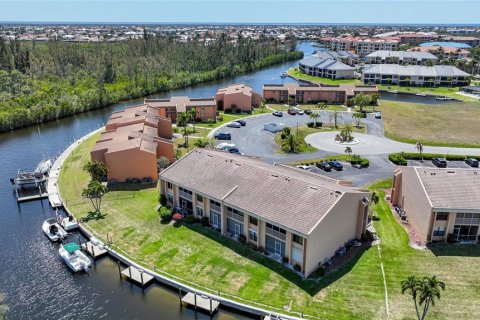 Condo in Punta Gorda, Florida, 2 bedrooms  № 1137370 - photo 1