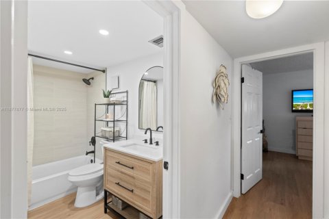 Copropriété à vendre à Miami, Floride: 2 chambres, 91.32 m2 № 1922814 - photo 13