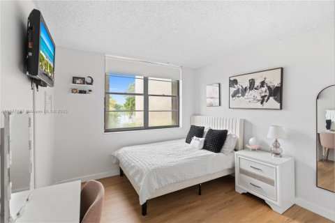 Copropriété à vendre à Miami, Floride: 2 chambres, 91.32 m2 № 1922814 - photo 16