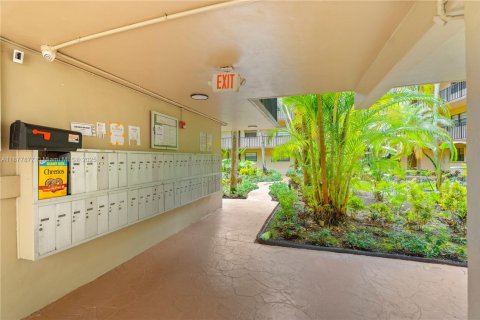 Copropriété à vendre à Miami, Floride: 2 chambres, 91.32 m2 № 1922814 - photo 22