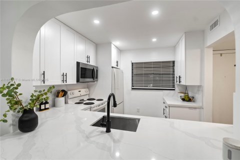 Copropriété à vendre à Miami, Floride: 2 chambres, 91.32 m2 № 1922814 - photo 8