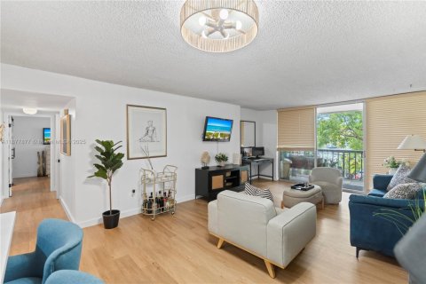 Copropriété à vendre à Miami, Floride: 2 chambres, 91.32 m2 № 1922814 - photo 5