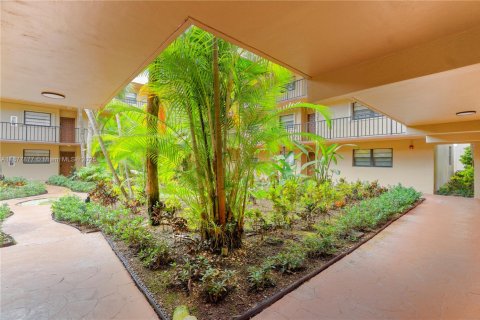 Copropriété à vendre à Miami, Floride: 2 chambres, 91.32 m2 № 1922814 - photo 25