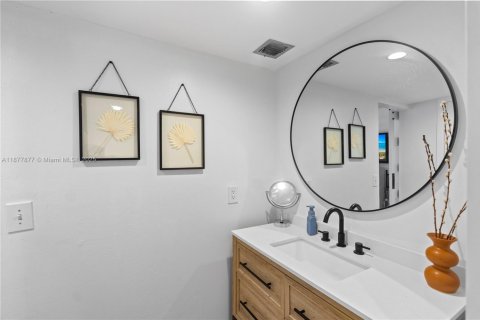 Copropriété à vendre à Miami, Floride: 2 chambres, 91.32 m2 № 1922814 - photo 14