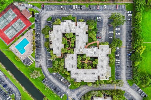 Copropriété à vendre à Miami, Floride: 2 chambres, 91.32 m2 № 1922814 - photo 26