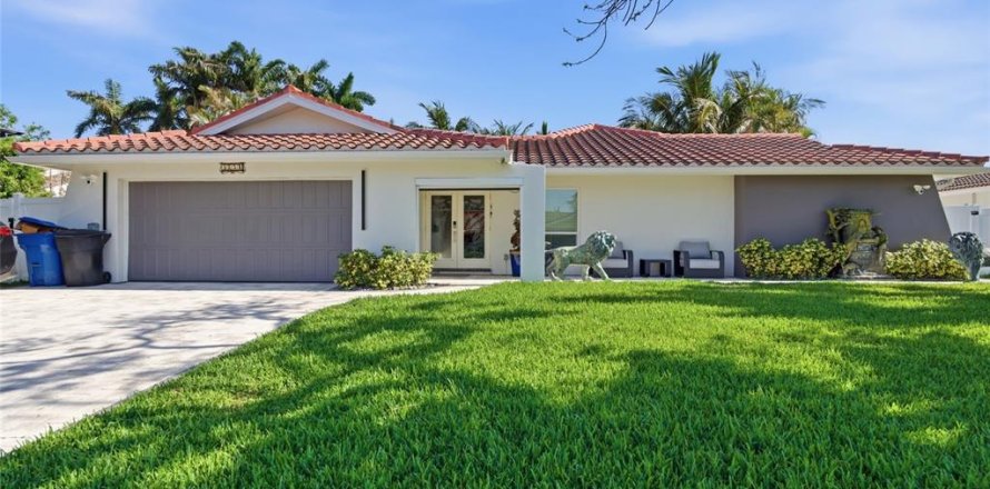 Villa ou maison à Saint Petersburg, Floride 3 chambres, 249.81 m2 № 2102981