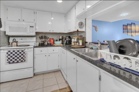 Adosado en venta en Sunrise, Florida, 3 dormitorios, 146.79 m2 № 2154932 - foto 2