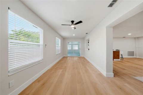 House in Palm Harbor, Florida 2 bedrooms, 173.08 sq.m. № 2106574 - photo 21