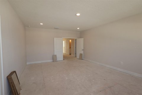 House in Sanford, Florida 5 bedrooms, 330.36 sq.m. № 2288019 - photo 7