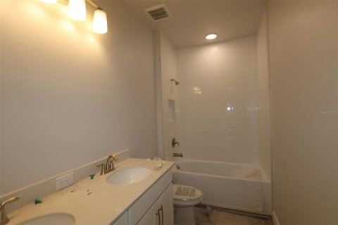 House in Sanford, Florida 5 bedrooms, 330.36 sq.m. № 2288019 - photo 11