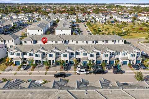 Купить коммерческую недвижимость в Хомстед, Флорида 157.47м2, № 2054212 - фото 9