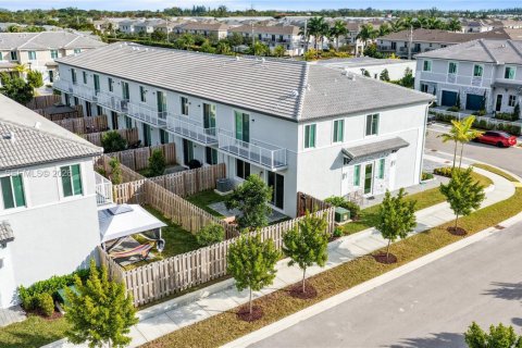 Купить коммерческую недвижимость в Хомстед, Флорида 157.47м2, № 2054212 - фото 8