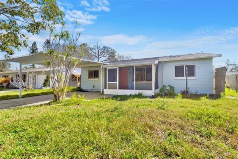 House in Saint Petersburg, Florida 3 bedrooms, 144.74 sq.m. № 1817890 - photo 4