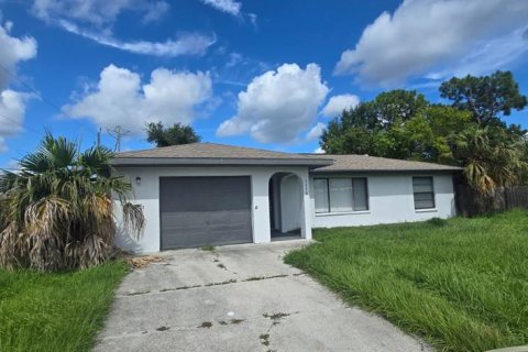 House in Port Charlotte, Florida 2 bedrooms, 99.41 sq.m. № 1910149 - photo 1