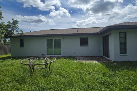 House in Port Charlotte, Florida 2 bedrooms, 99.41 sq.m. № 1910149 - photo 16