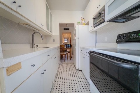 Купить кондоминиум в Норт-Майами, Флорида 3 комнаты, 69.68м2, № 2262312 - фото 7