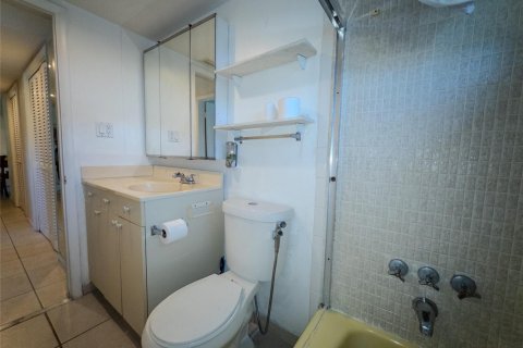 Купить кондоминиум в Норт-Майами, Флорида 3 комнаты, 69.68м2, № 2262312 - фото 16