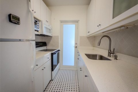 Купить кондоминиум в Норт-Майами, Флорида 3 комнаты, 69.68м2, № 2262312 - фото 3