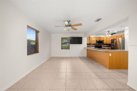 House in Sebring, Florida 2 bedrooms, 171.5 sq.m. № 2396937 - photo 9
