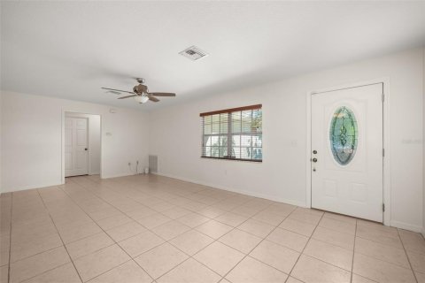 House in Sebring, Florida 2 bedrooms, 171.5 sq.m. № 2396937 - photo 3
