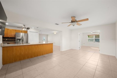 House in Sebring, Florida 2 bedrooms, 171.5 sq.m. № 2396937 - photo 8