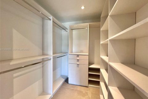 Condominio en alquiler en Coral Gables, Florida, 2 dormitorios, 98.48 m2 № 1991360 - foto 8