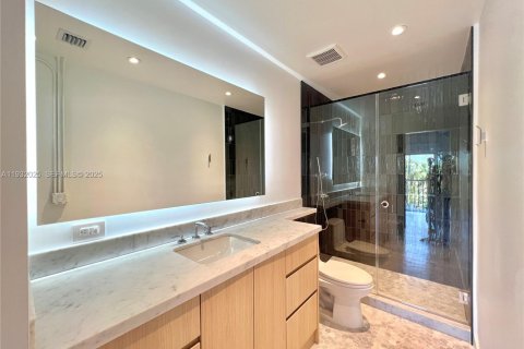 Condominio en alquiler en Coral Gables, Florida, 2 dormitorios, 98.48 m2 № 1991360 - foto 7