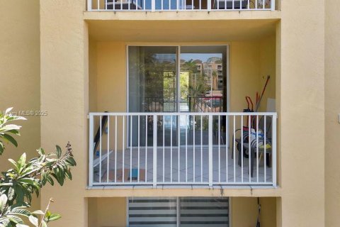 Condo in Aventura, Florida, 2 bedrooms  № 1781886 - photo 17