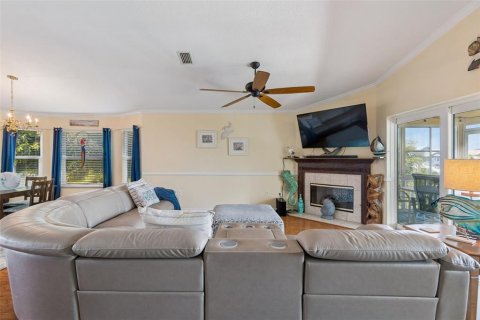 Villa ou maison à vendre à New Port Richey, Floride: 5 chambres, 271.18 m2 № 2151724 - photo 10