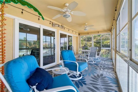 Villa ou maison à vendre à New Port Richey, Floride: 5 chambres, 271.18 m2 № 2151724 - photo 29