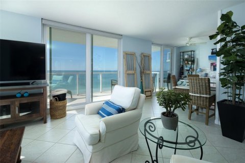 Condominio en alquiler en Longboat Key, Florida, 2 dormitorios, 136.57 m2 № 937242 - foto 19