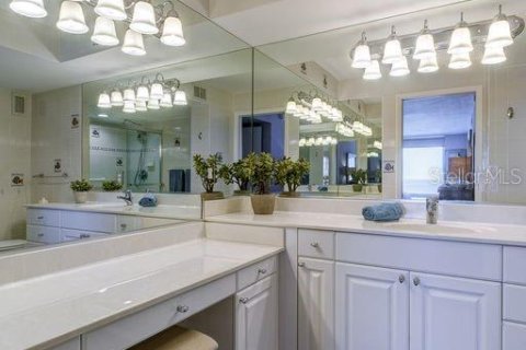 Condominio en alquiler en Longboat Key, Florida, 2 dormitorios, 136.57 m2 № 937242 - foto 24