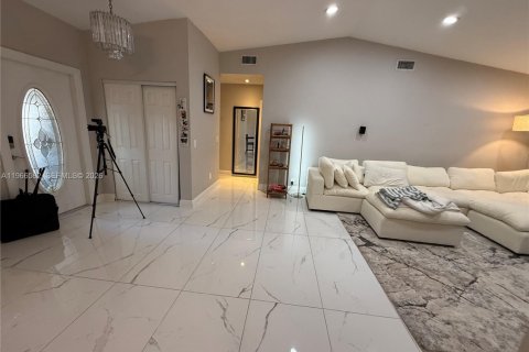 Villa ou maison à louer à Boca Raton, Floride: 4 chambres, 202.06 m2 № 2031539 - photo 2