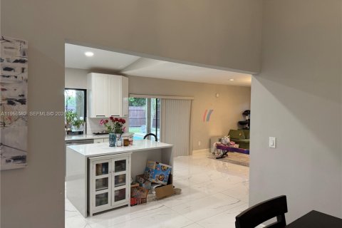 Villa ou maison à louer à Boca Raton, Floride: 4 chambres, 202.06 m2 № 2031539 - photo 11