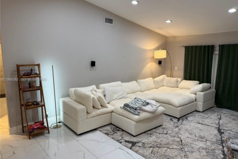 Villa ou maison à louer à Boca Raton, Floride: 4 chambres, 202.06 m2 № 2031539 - photo 4