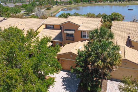 Casa en venta en Kissimmee, Florida, 3 dormitorios, 211.07 m2 № 1625057 - foto 1