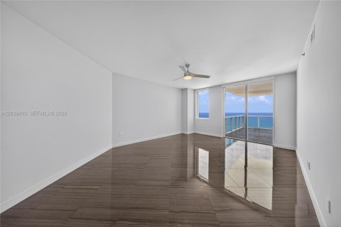 Copropriété à louer à Hollywood, Floride: 3 chambres, 284.47 m2 № 2089406 - photo 27