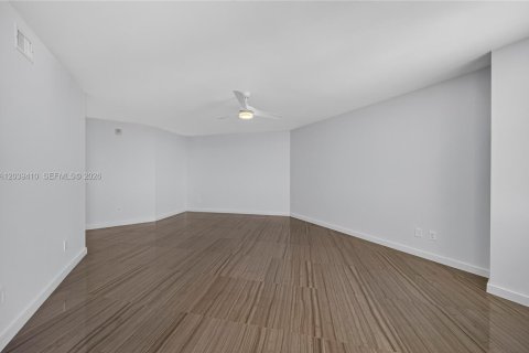 Copropriété à louer à Hollywood, Floride: 3 chambres, 284.47 m2 № 2089406 - photo 26