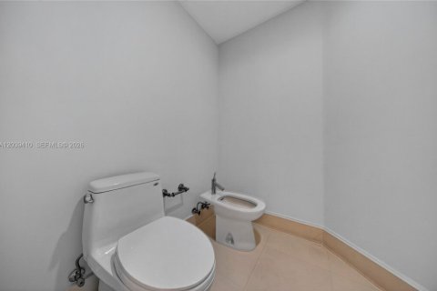 Copropriété à louer à Hollywood, Floride: 3 chambres, 284.47 m2 № 2089406 - photo 19