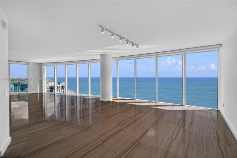 Copropriété à louer à Hollywood, Floride: 3 chambres, 284.47 m2 № 2089406 - photo 7