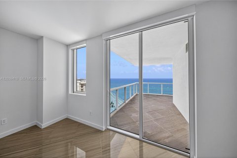 Copropriété à louer à Hollywood, Floride: 3 chambres, 284.47 m2 № 2089406 - photo 23